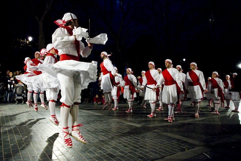 Urrezko Dominako ezpata-dantza 2019
