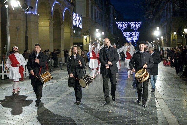 Urrezko Dominako ezpata-dantza 2019
