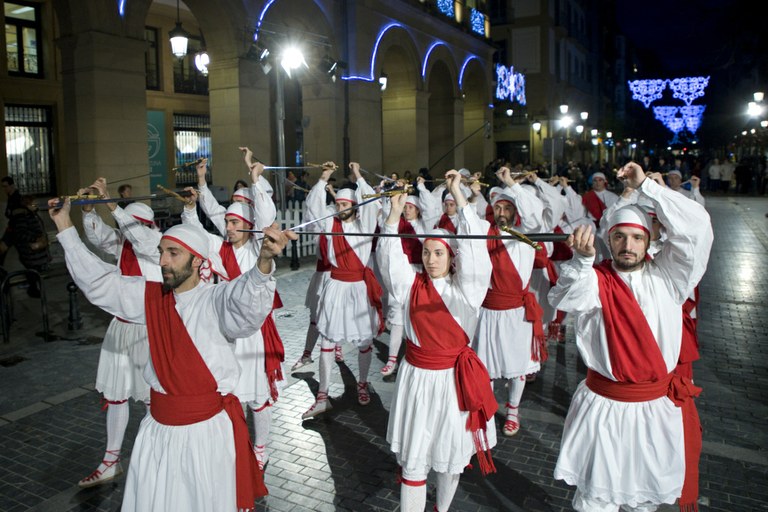Urrezko Dominako ezpata-dantza 2019
