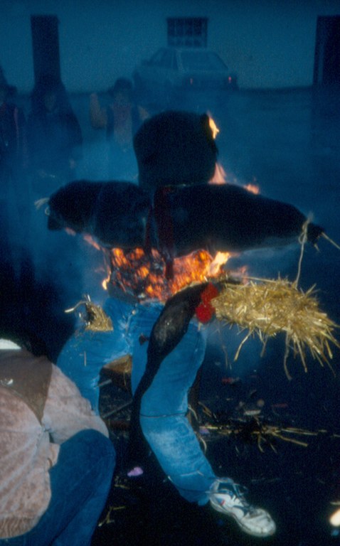 Zanpantzarra erretzea Zanpantzarra erretzea