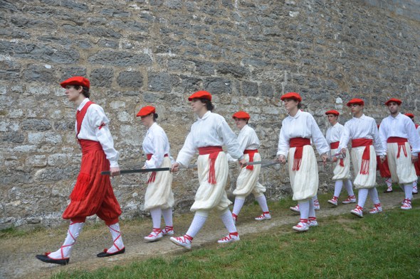 Zumarraga-ezpata-dantza-2015