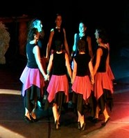 Itsasi dantza taldearen "Laga-Boga" ikuskizunaren estreinaldia Itsasi dantza taldearen "Laga-Boga" ikuskizunaren estreinaldia