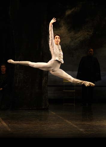 Javier Amo dantzari bilbotarra lehen aldiz arituko da profesionalki etxean