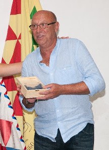 Jesus Mari Garate dantza-maisua hil da