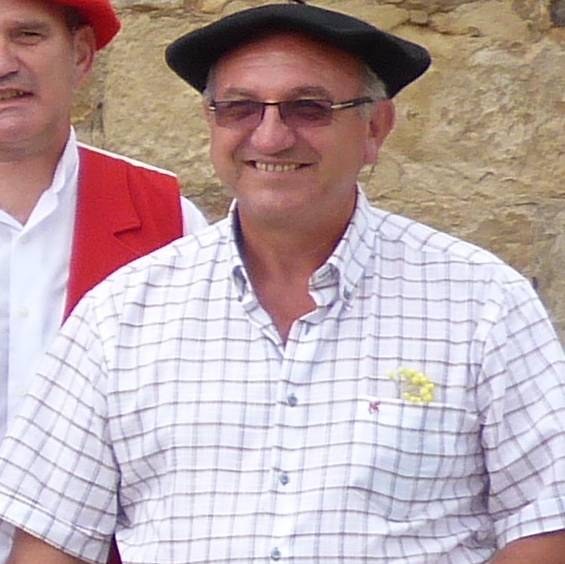 Jesus Mari Uribelarrea dantzari, dantza-maisu eta atabalaria hil da Jesus Mari Uribelarrea dantzari, dantza-maisu eta atabalaria hil da