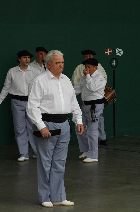 Joxema Mendiolak dantza ikastaroa emanen du AEBetan