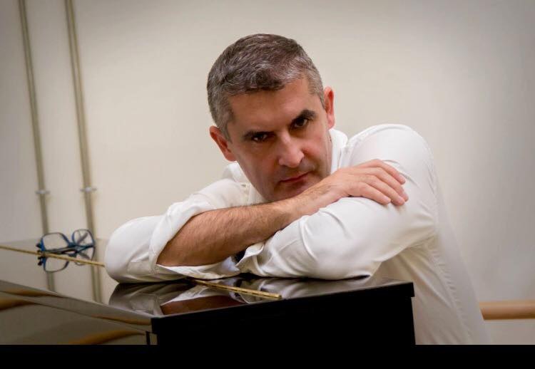 Juan Carlos Santamaria dantzari eta koreografo donostiarra hil da 51 urterekin