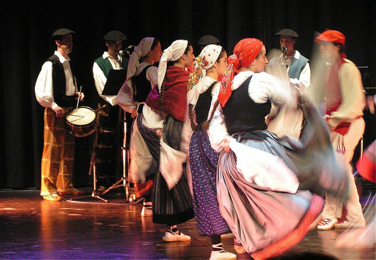 Kemen dantza taldea Hungariara