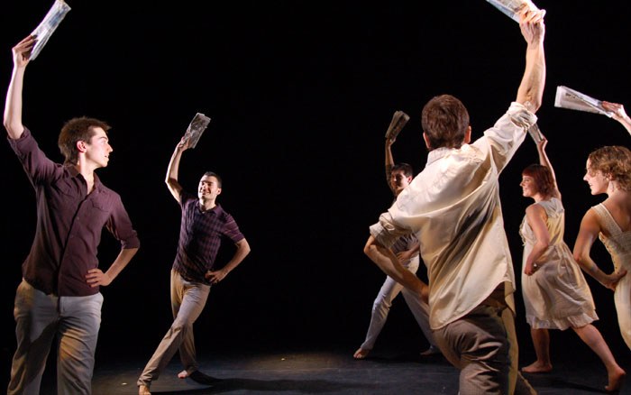 Kukaik Parisen eskainiko du Hnuy Illa Kukaik Parisen eskainiko du Hnuy Illa