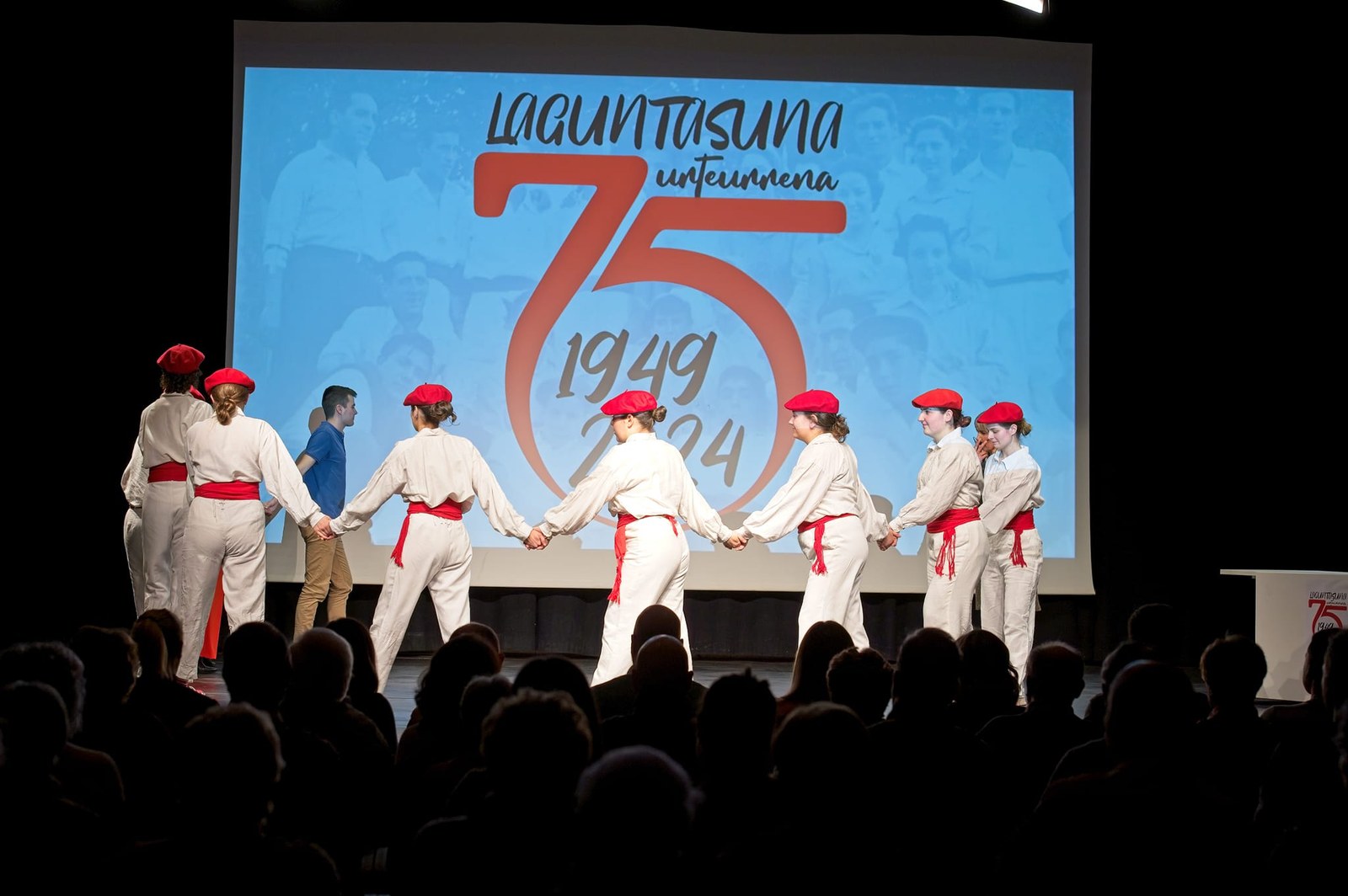 Eder Niño: "Lanean gabiltza egungo egoerara egokituta, baina nondik gatozen ahaztu gabe, gure sustraiak gaur egunera ekartzen"