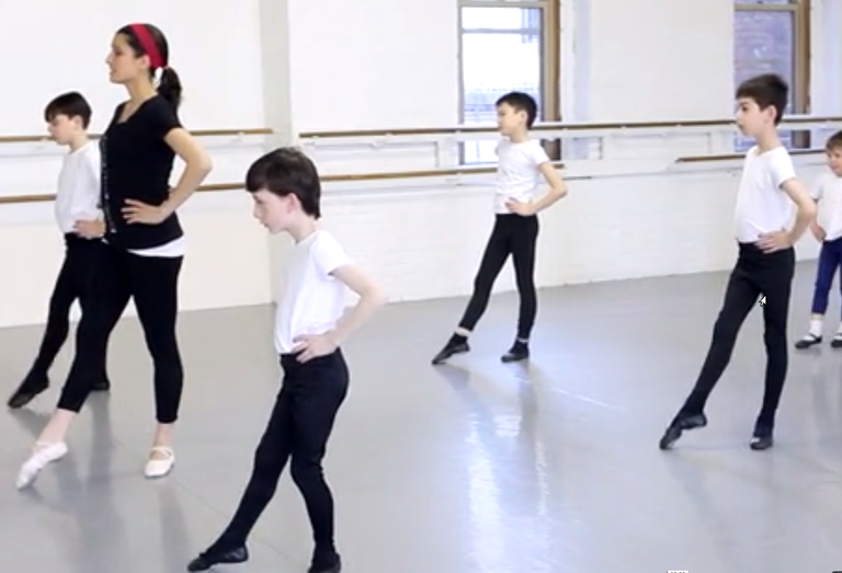 Dantza irakasleen lan-poltsa deialdia irekita dago Donostiako Udalaren Dantza Eskolan