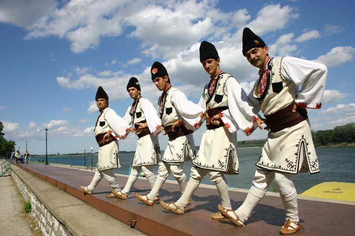Lauarin Nazioarteko Folklore Jaialdia Donostian Lauarin Nazioarteko Folklore Jaialdia Donostian