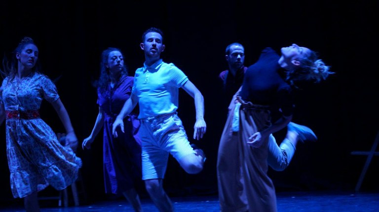 Dantzaz beteta dator Bilboko Loraldia festibala