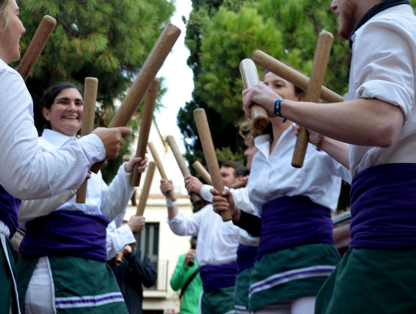 Lau euskal talde izango dira Saloun 83 talde bilduko dituen makila-dantzen nazioarteko kongresuan