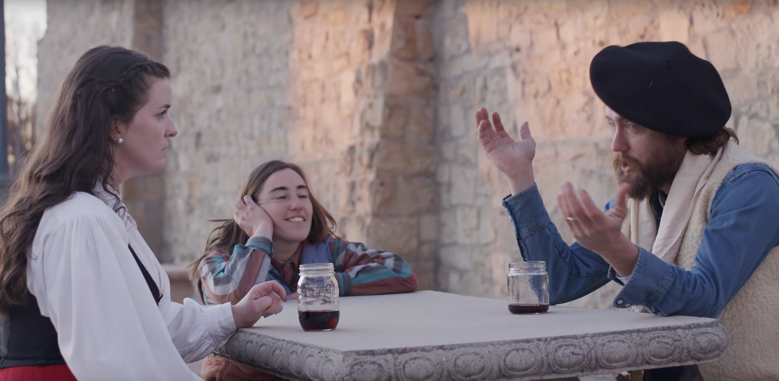 Olentzero, Fito eta euskal dantzari bat Margo Cilker-en bideoklipean