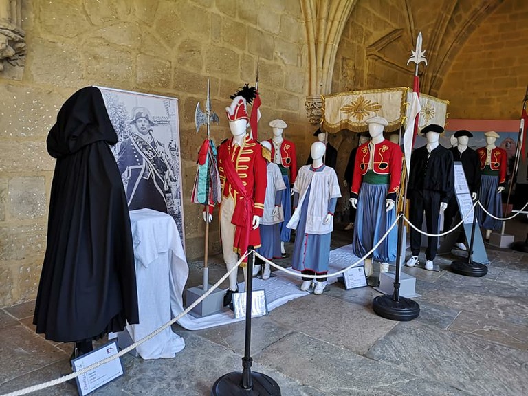 Ipar Euskal Herriko festetako jantziak aurkeztu ditu Maritzulik "Dantzaz ele" erakusketan Ipar Euskal Herriko festetako jantziak aurkeztu ditu Maritzulik "Dantzaz ele" erakusketan