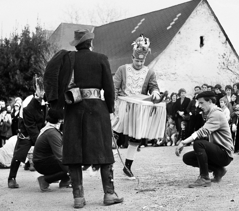 Altzürüküko maskaradak Mendikotan 1972 urtean