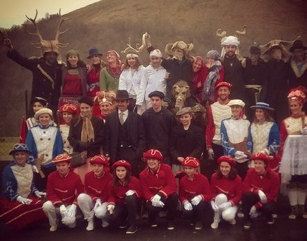 Maskaraden lehen agerraldia bertan behera geratu da Maskaraden lehen agerraldia bertan behera geratu da