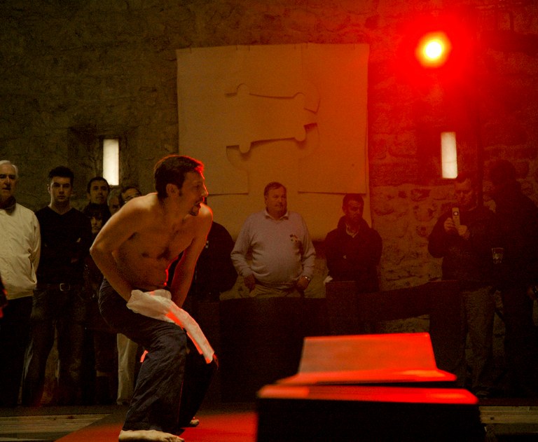 Mikel Aristegi: "Emozioetaz aritzeko gaitasun berezia du dantzak"