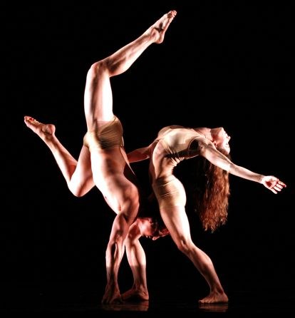 Momix, dantza efektistaren maisuak Euskal Herrian Momix, dantza efektistaren maisuak Euskal Herrian