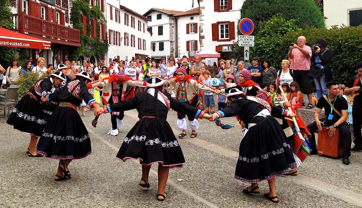 Munduko dantzak haurren urratsetan Gauargi festibalean