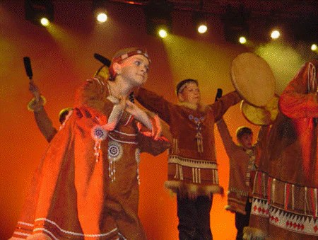 Munduko haurrak eta dantzak Gauargi jaialdian Munduko haurrak eta dantzak Gauargi jaialdian