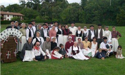 Mutxiko dantza taldeak azken mutxiko ekitaldia egingo du AEBtara abiatu aurretik