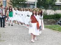 Beasaingo neskatxen esku-dantza Dantzagunearen sortutakoak tradizionala deialdian Beasaingo neskatxen esku-dantza Dantzagunearen sortutakoak tradizionala deialdian