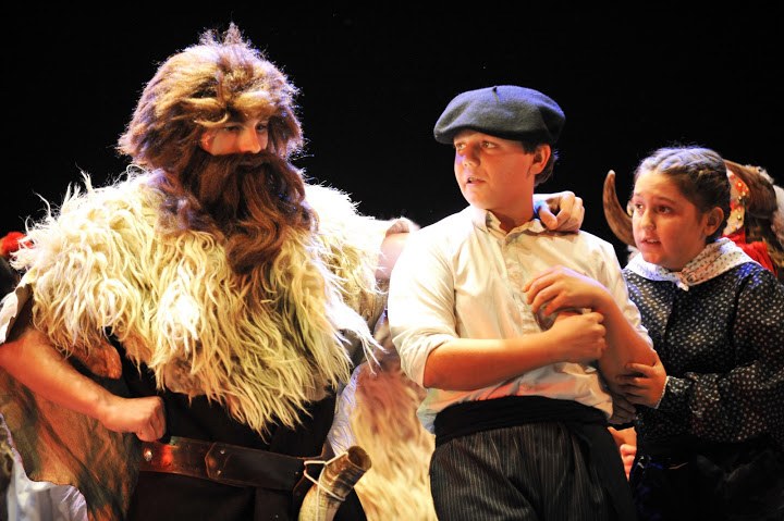 Oberena dantza taldeak "Lizarren doinua" ikusgarria eskainiko du Burlatan