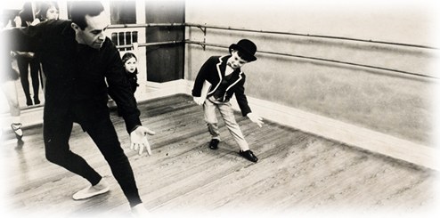 Olaeta baleten historia erakusketa batean bildu dute