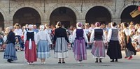 Otxandioko emakumeen soka-dantza osatu eta aberastu dute Otxandioko emakumeen soka-dantza osatu eta aberastu dute