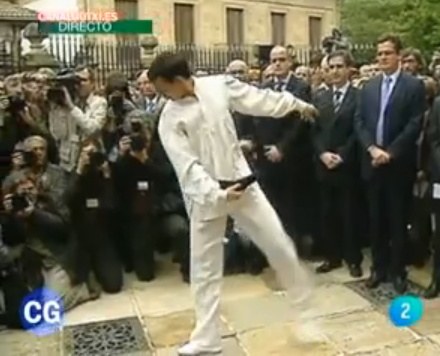 Aurreskua Patxi Lopez-en Lehendakari kargu hartzean