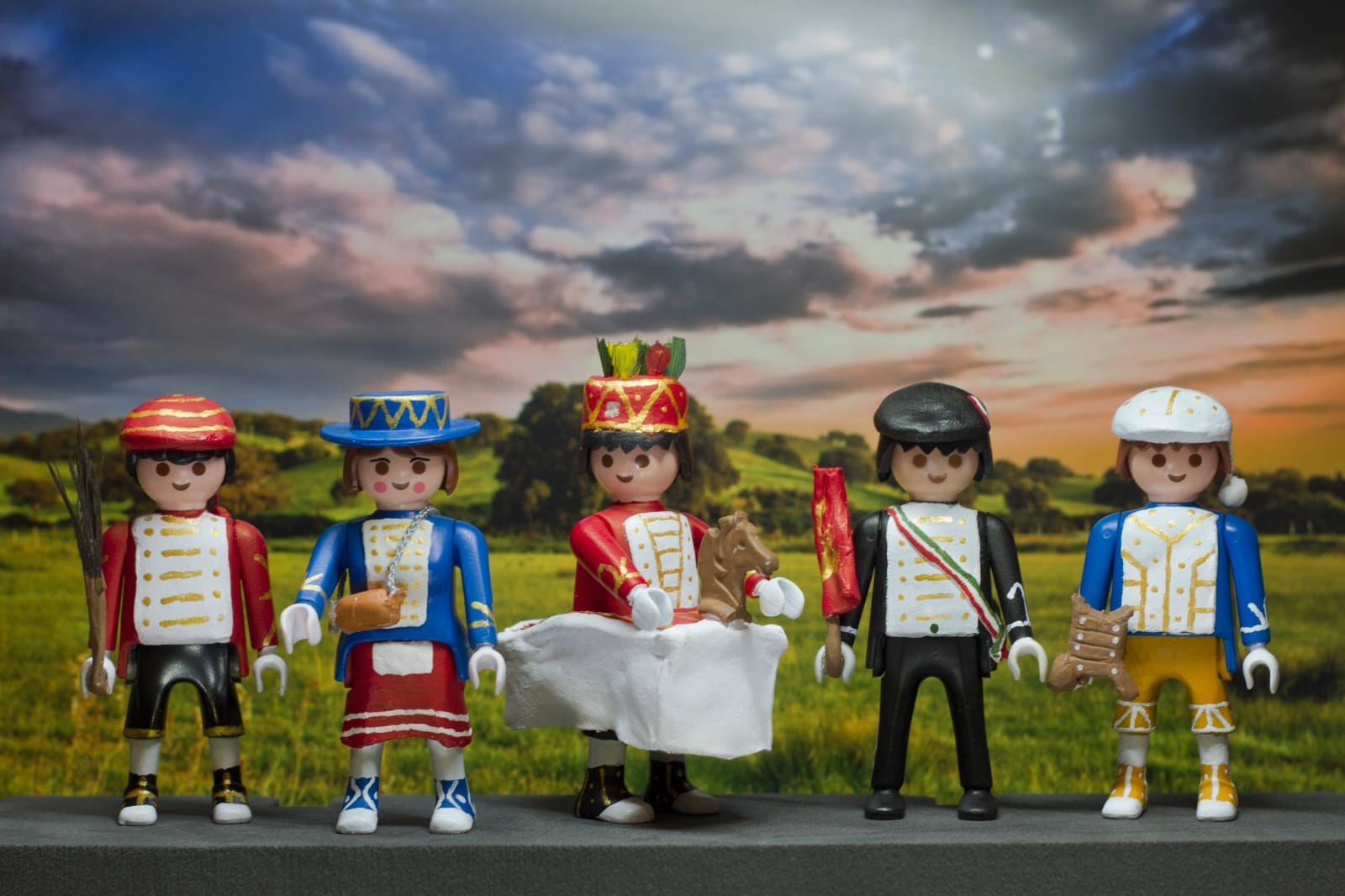 Playmobilak dantzari bihurtu ditu Peio Agirrek