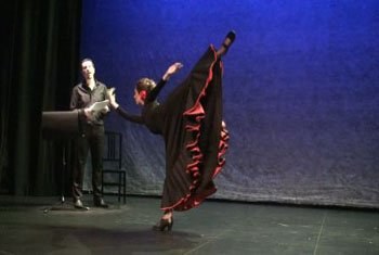 Poesia eta dantza Victoria Eugenia Antzokiko Club Aretoan