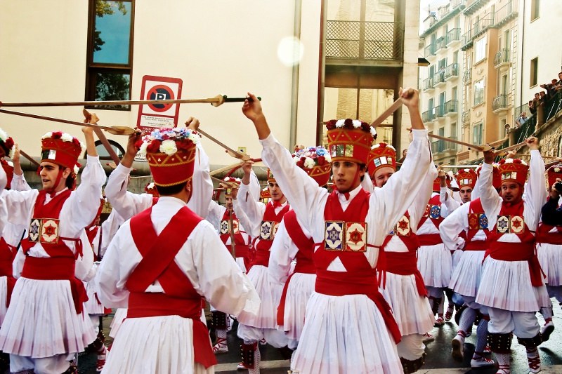 San Fermin Aldapakoaren ezpata-dantza Iruñean