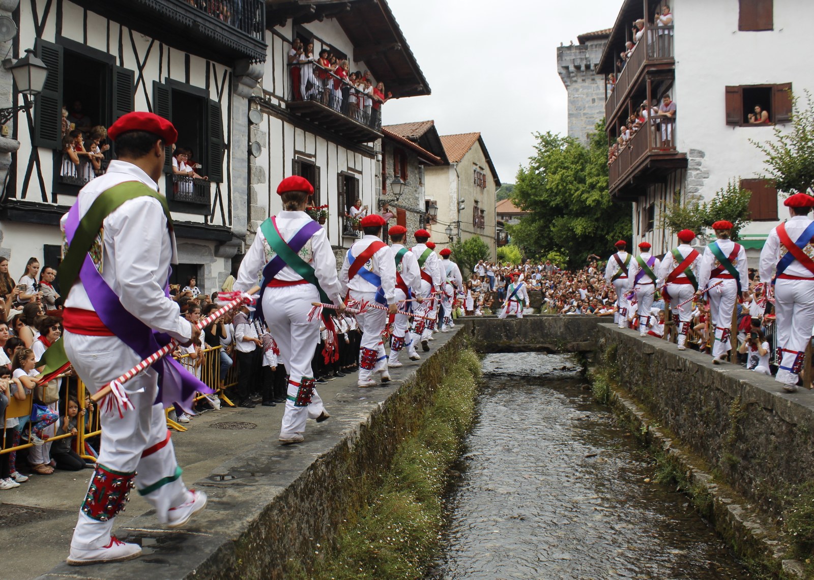 San Fermin dantzarik ez da izango aurten ez Lesakan ez Iruñean