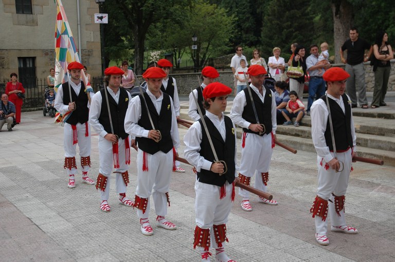 San Pedroetatik Santa Isabeletara dantzan San Pedroetatik Santa Isabeletara dantzan