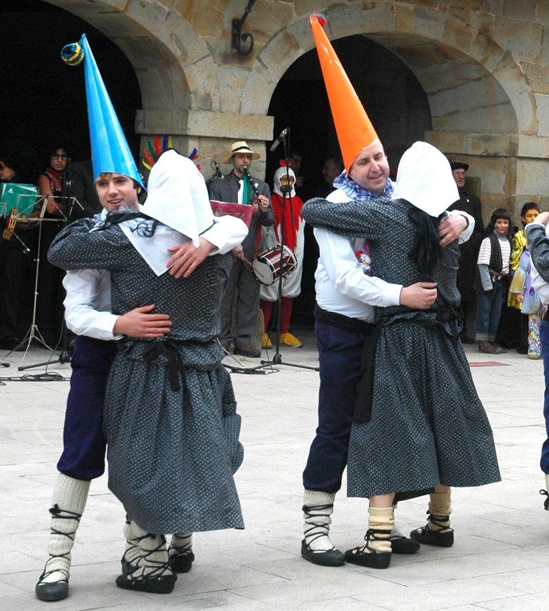 Sorgin-dantza berpiztu zutenak omendu dituzte Antzuolan