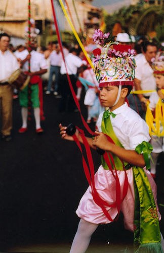 Tenerifen, hondartza eta dantza artean