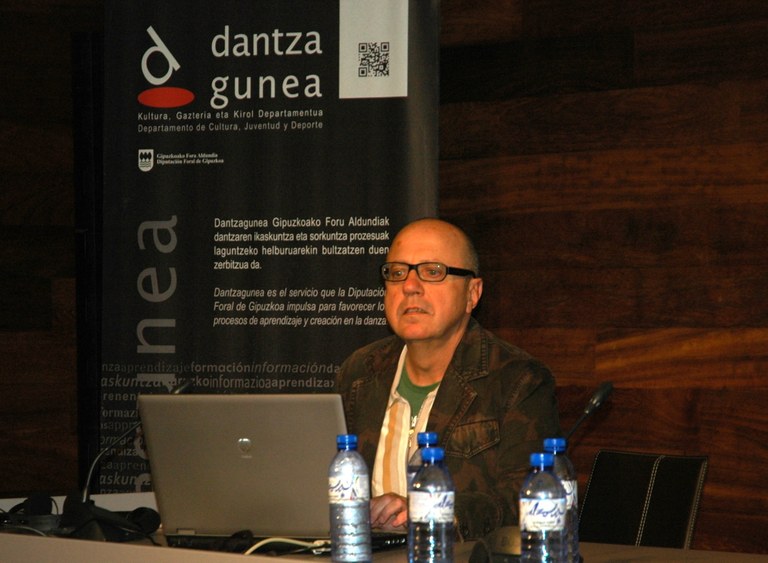 Toni Gonzalez: "Sormenean oinarritu behar dugu gure diskurtsoa"