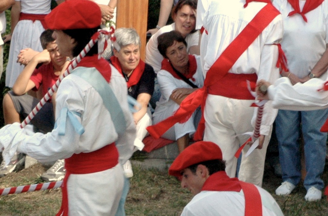 Txaro Garate hil da, Deban dantza erein zuen emakumea