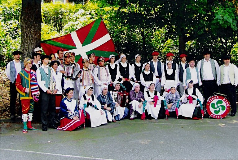 Txinara doa dantzara Bakioko Itxas-Alde dantza taldea Txinara doa dantzara Bakioko Itxas-Alde dantza taldea