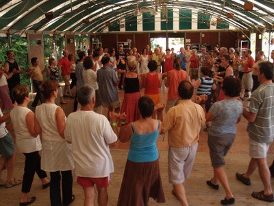 Dantzaldi eta dantza jaialdiak udan