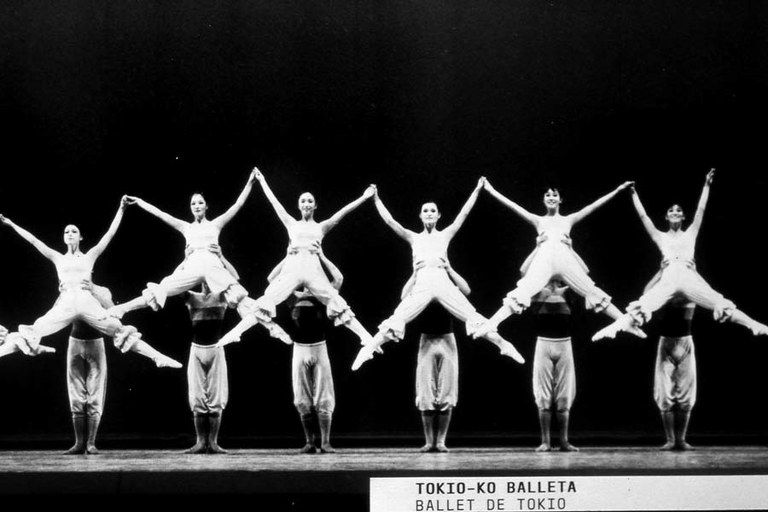 Viktoria Eugenia antzokia, dantzaz betetako 100 urte