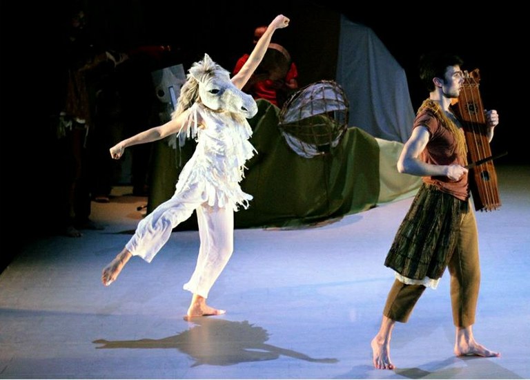 Dantza-jauzien irakurketa garaikidea egin nahi izan du Eliralek Xihiko ikuskizunarekin