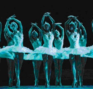 Igor Yebra eta Alicia Amatriain, bi euskaldun protagonista "Zisneen lakuan" Igor Yebra eta Alicia Amatriain, bi euskaldun protagonista "Zisneen lakuan"