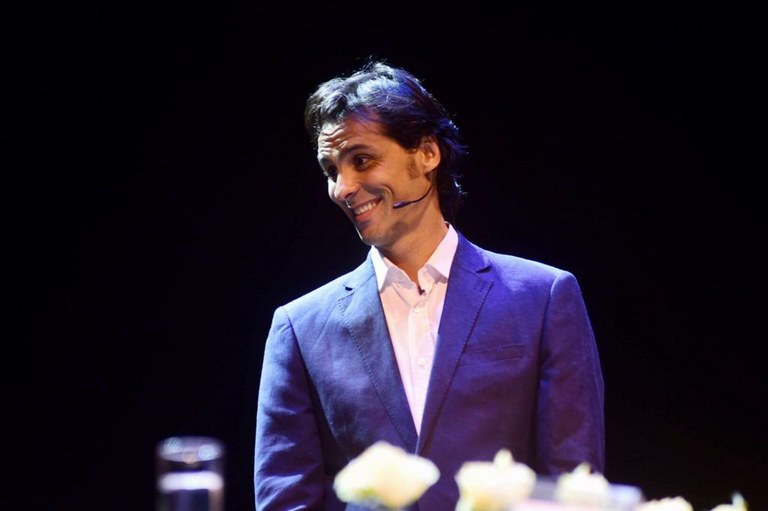 Igor Yebra badoa Uruguaiko Sodre Ballet Nazionaletik