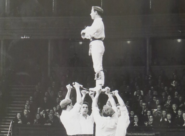 Zein euskal dantza taldek dantzatu zuen Albert Hall-en 1967an?