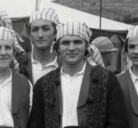 Zenbat aulki huts bete: Joxan Lizarribarri omenaldia 