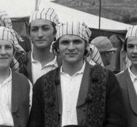 Zenbat aulki huts bete: Joxan Lizarribarri omenaldia Zenbat aulki huts bete: Joxan Lizarribarri omenaldia